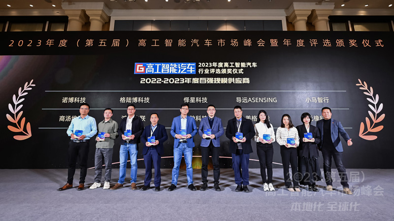 XUN5447.jpg XUN5447.jpg